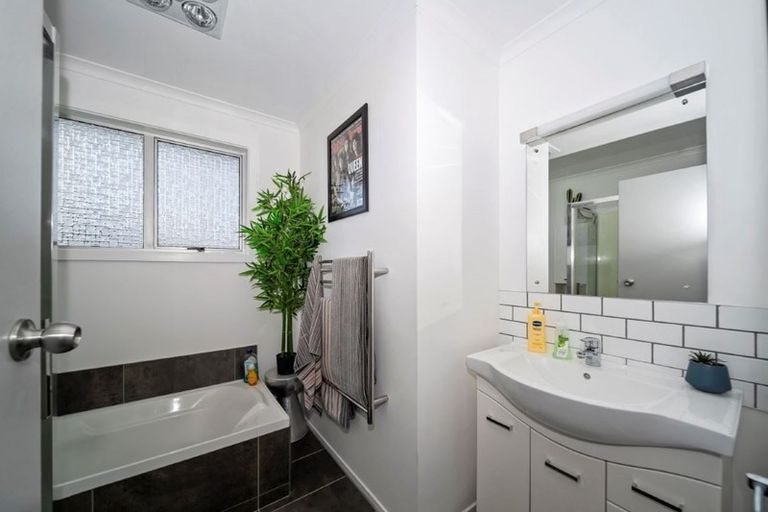 Photo of property in 11 Culzean Grove, Bell Block, New Plymouth, 4312