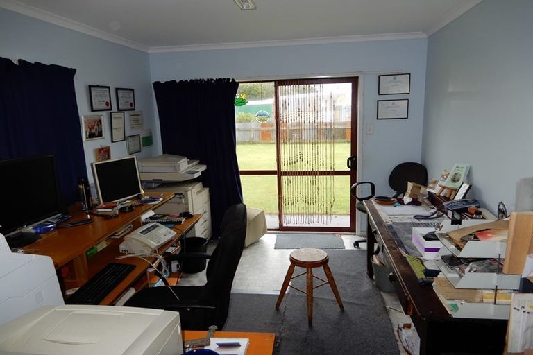 Photo of property in 5 Julian Street, Eltham, 4322