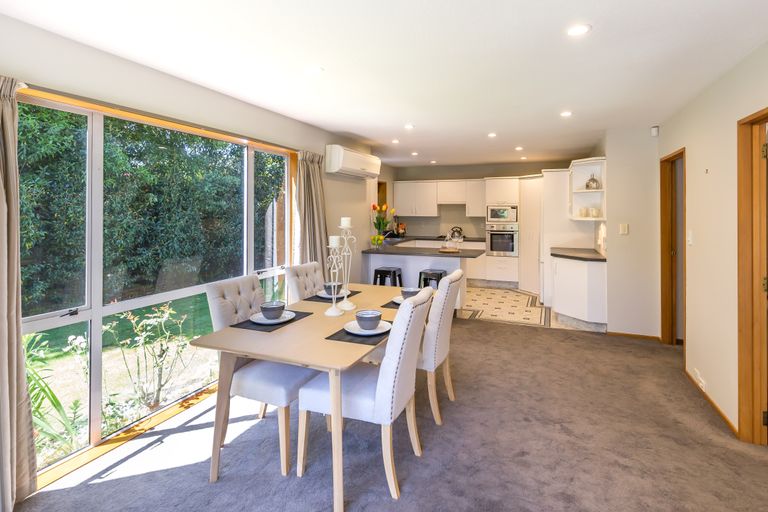 Photo of property in 376a Memorial Avenue, Burnside, Christchurch, 8053