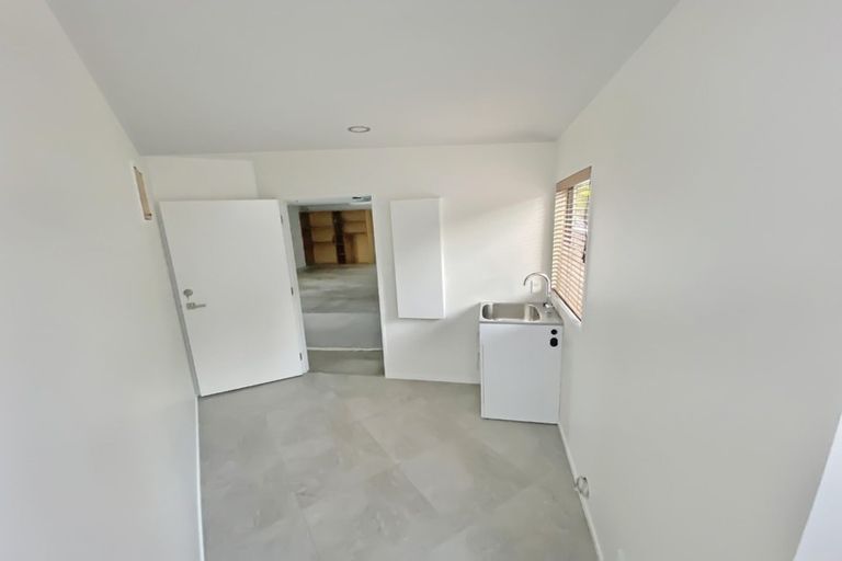 Photo of property in 71 Gills Road, Albany Heights, Auckland, 0632