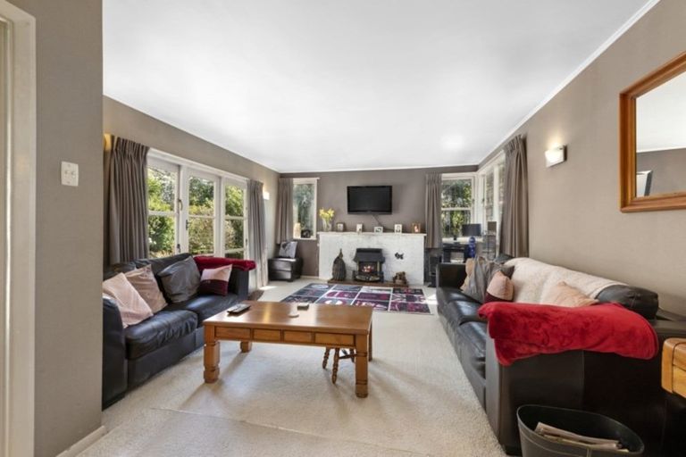 Photo of property in 2a Pempsey Street, Silverstream, Upper Hutt, 5019