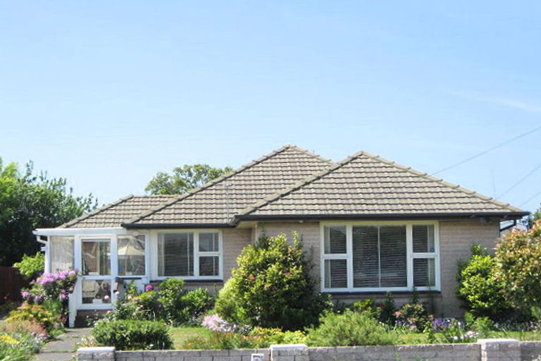 Photo of property in 12 Tomrich Street, Aranui, Christchurch, 8061