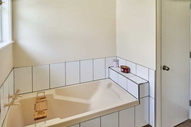 Photo of property in 31 Mungavin Avenue, Ranui, Porirua, 5024