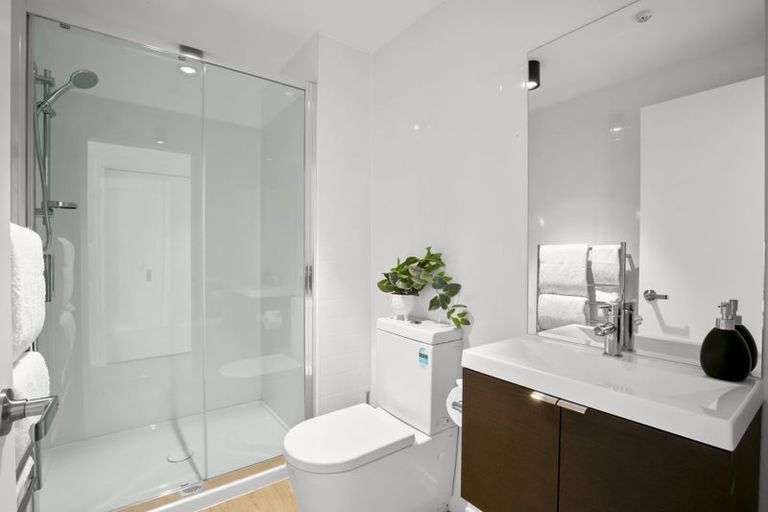 Photo of property in The Alex Apartments, 32/135b Hallenstein Street, Queenstown, 9300