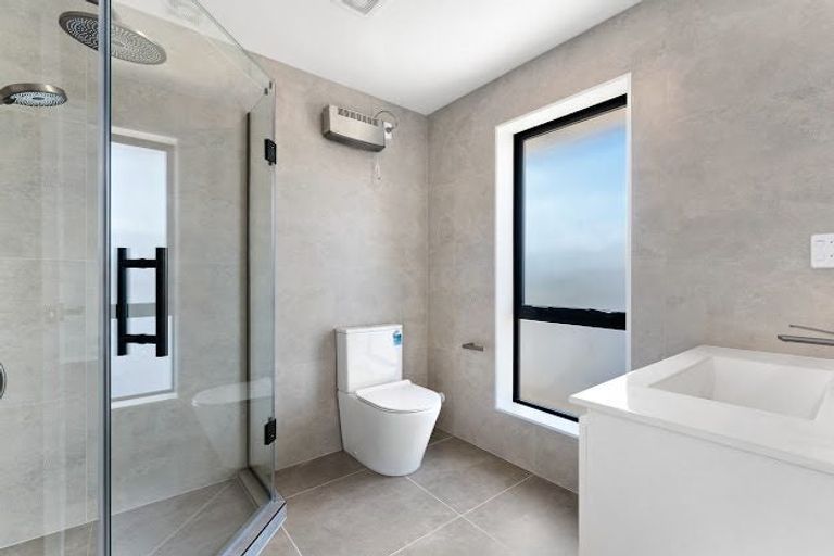 Photo of property in 17 Paihere Street, Huapai, Kumeu, 0810