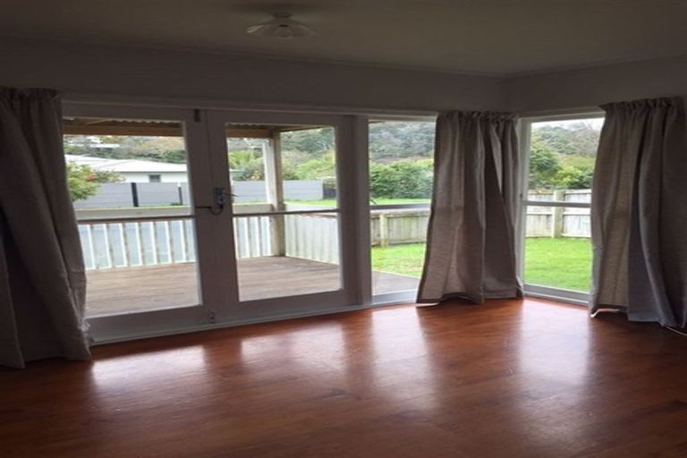 Photo of property in 48 Lauderdale Road, Birkdale, Auckland, 0626