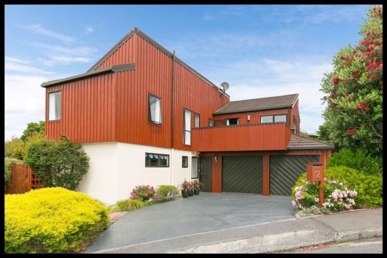 Photo of property in 2 Woodford Way, Crofton Downs, Wellington, 6035