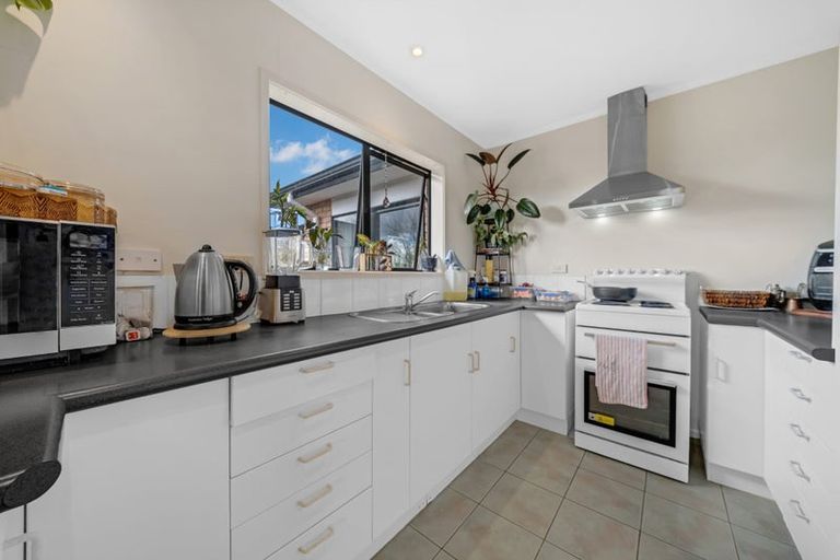 Photo of property in 5b Chelmsley Avenue, Henderson, Auckland, 0612