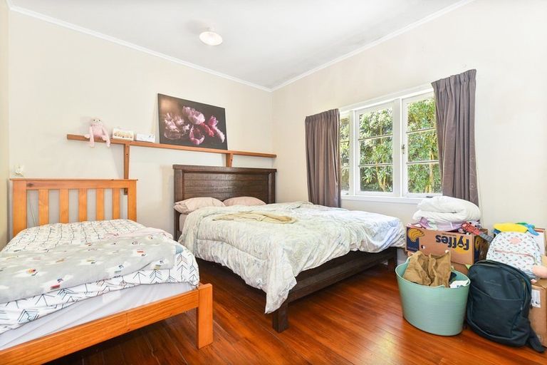 Photo of property in 20 Opoia Road, Hamilton East, Hamilton, 3216