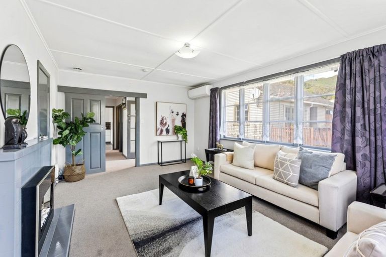 Photo of property in 198 Waddington Drive, Naenae, Lower Hutt, 5011