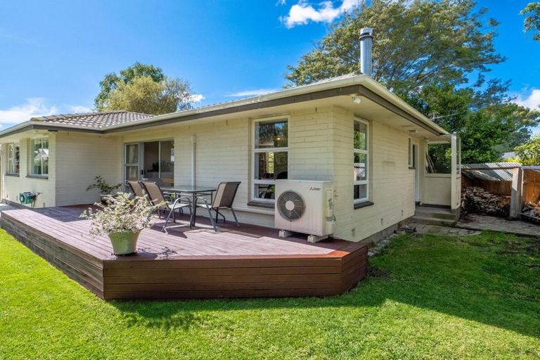 Photo of property in 12 Saunders Place, Redwood, Christchurch, 8051