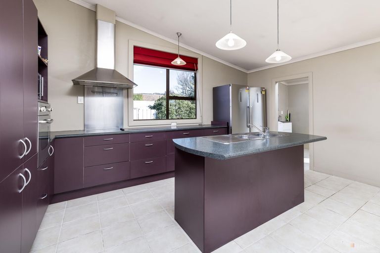 Photo of property in 12 Harris Street, Waimate, 7924