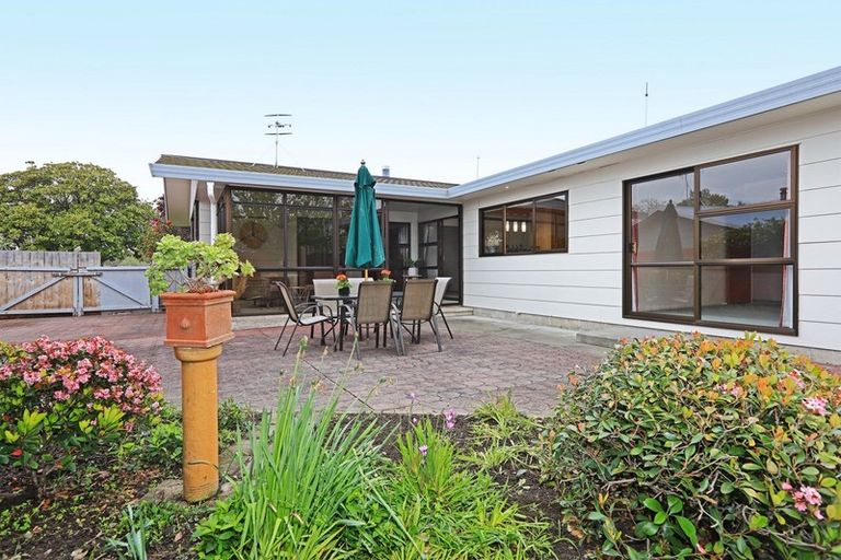 Photo of property in 22 Perry Crescent, Greenmeadows, Napier, 4112