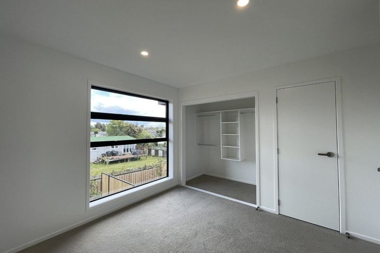 Photo of property in 8 Rauemi Way, Te Atatu South, Auckland, 0610