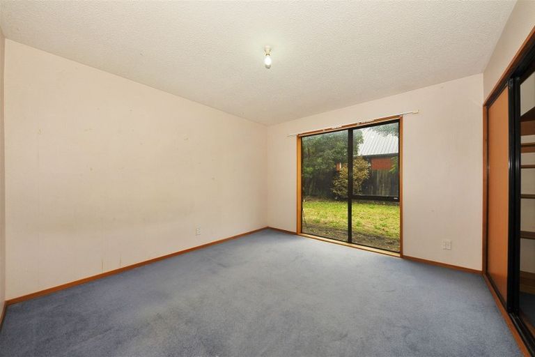 Photo of property in 52 Apsley Drive, Avonhead, Christchurch, 8042
