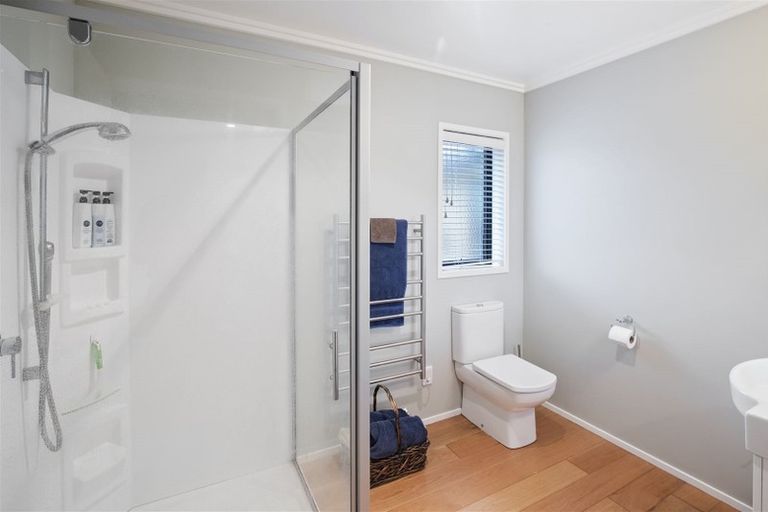 Photo of property in 7 Armstrong Way, Waiuku, 2123