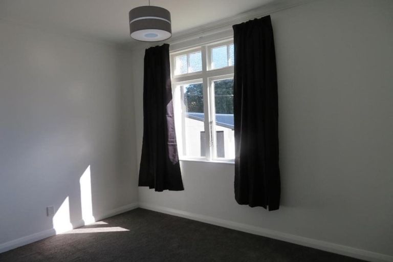Photo of property in 100 Randwick Road, Moera, Lower Hutt, 5010