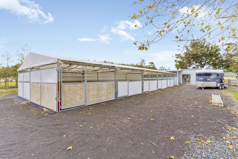 Photo of property in 393 Papakura-clevedon Road, Clevedon, Papakura, 2582