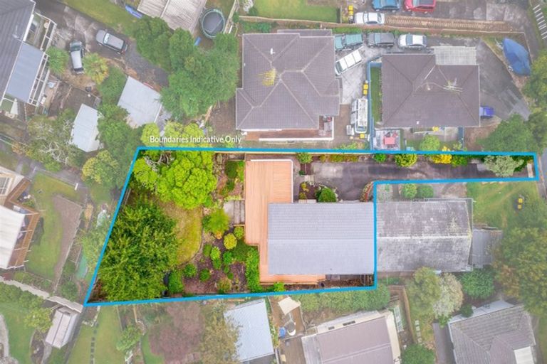 Photo of property in 2/4 Osmond Court, Sunnyvale, Auckland, 0612