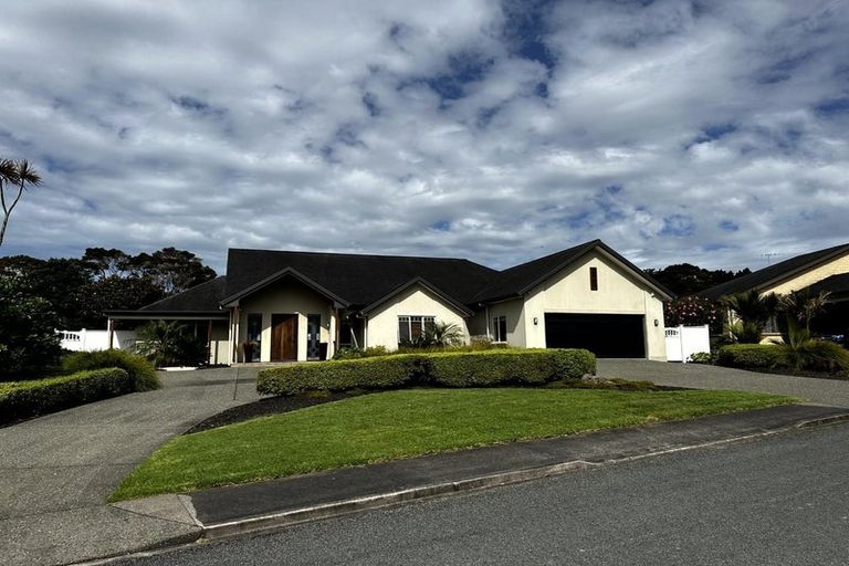 Photo of property in 66 Shelter Drive, Greenhithe, Auckland, 0632