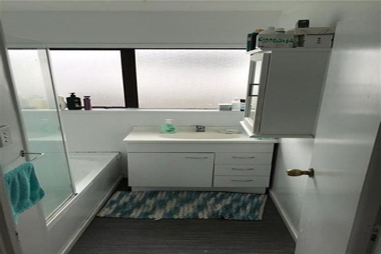 Photo of property in 7 Riserra Drive, Ranui, Auckland, 0612