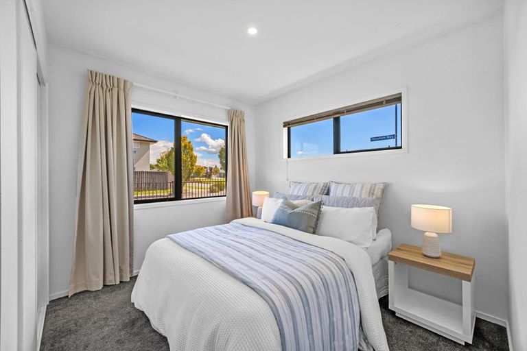 Photo of property in 1 Robalan Close, Halswell, Christchurch, 8025