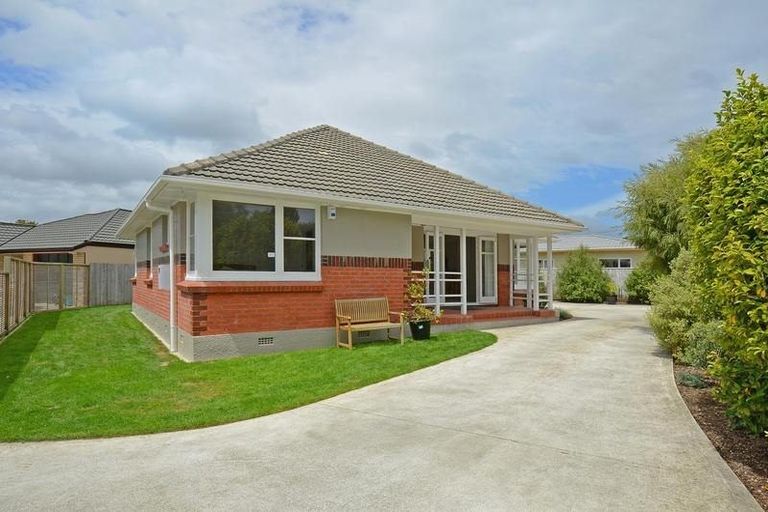 Photo of property in 352a Fergusson Drive, Heretaunga, Upper Hutt, 5018