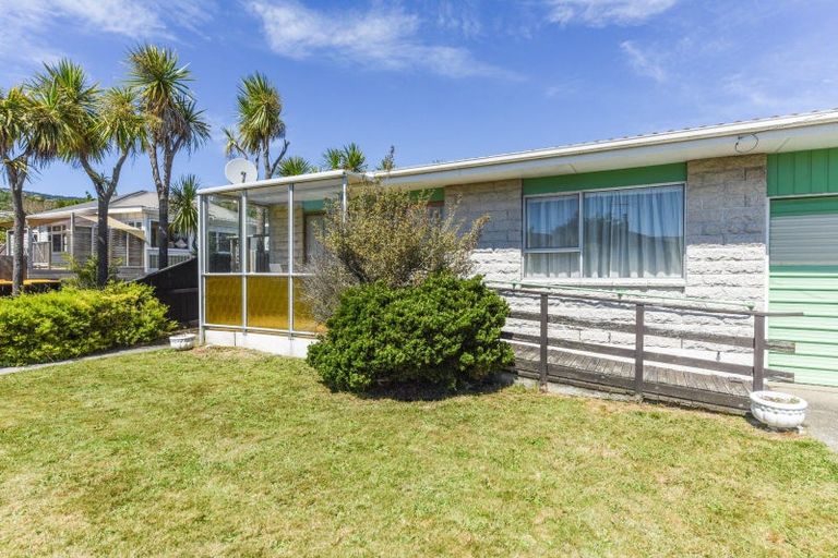 Photo of property in 1/3 Louisson Avenue, Stoke, Nelson, 7011