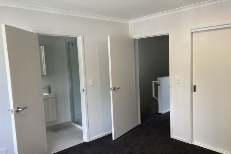 Photo of property in 2/14 Ruakiwi Road, Hamilton Lake, Hamilton, 3204