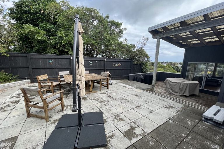 Photo of property in 8 Sunset Terrace, Waikanae Beach, Waikanae, 5036