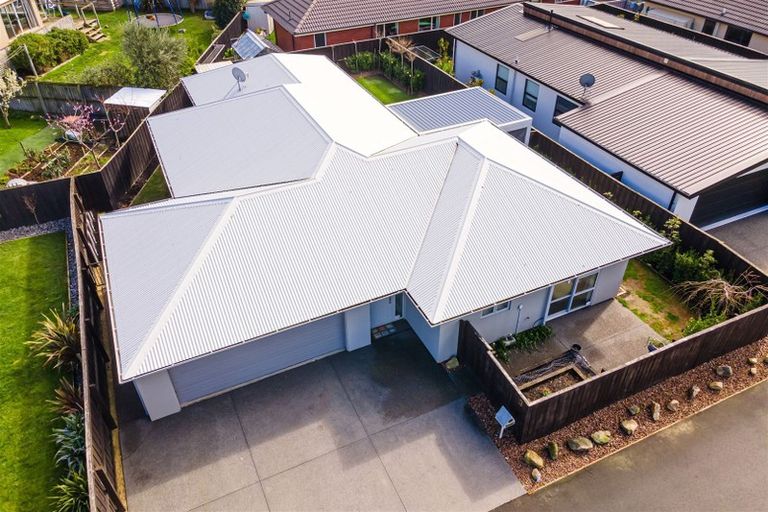 Photo of property in 3 Fredrica Lane, Heathcote Valley, Christchurch, 8022