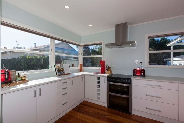 Photo of property in 96 Matatua Road, Raumati Beach, Paraparaumu, 5032