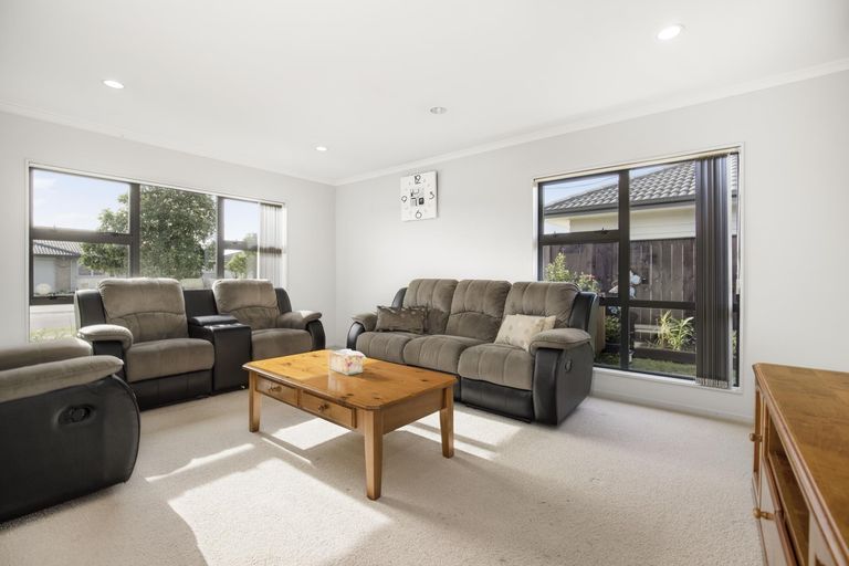 Photo of property in 10 Creda Road, Wattle Downs, Auckland, 2103