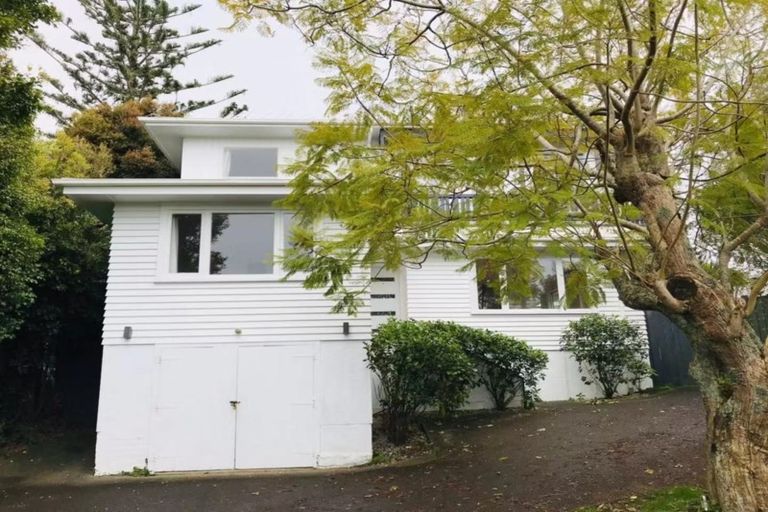 Photo of property in 12 Channel View Road, Campbells Bay, Auckland, 0630