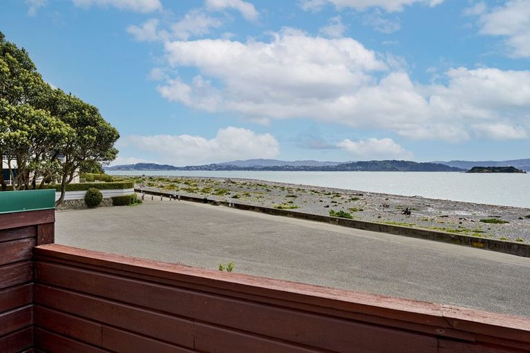Photo of property in 259 Marine Parade, Eastbourne, Lower Hutt, 5013