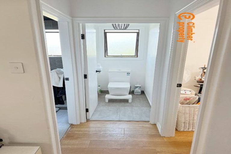 Photo of property in 133 Oreil Avenue, West Harbour, Auckland, 0618