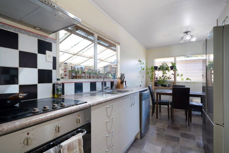 Photo of property in 42a Farwood Drive, Henderson, Auckland, 0612