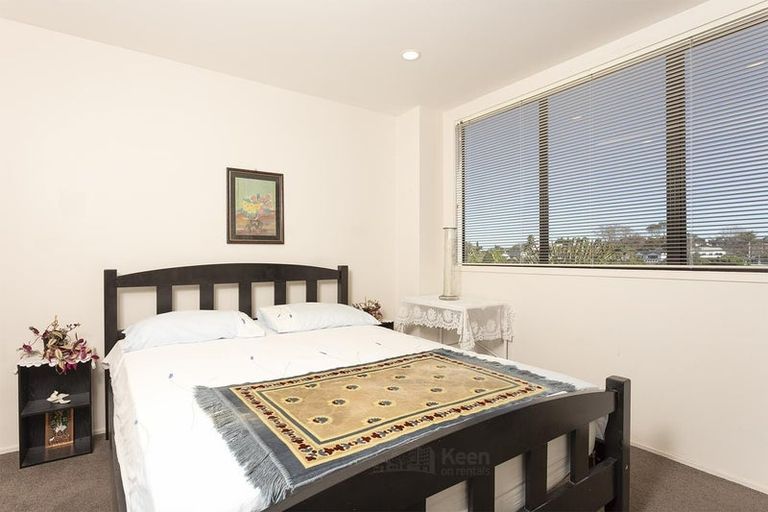 Photo of property in Mon Desir Apartments, 5/175g Hurstmere Road, Takapuna, Auckland, 0622