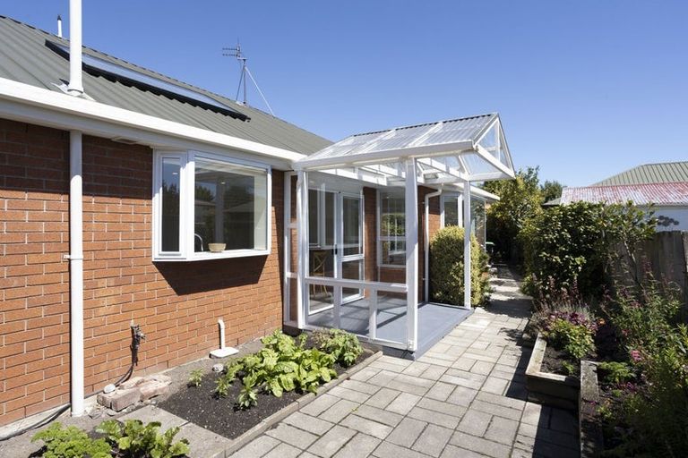 Photo of property in 2/23a Meadow Street, Papanui, Christchurch, 8052