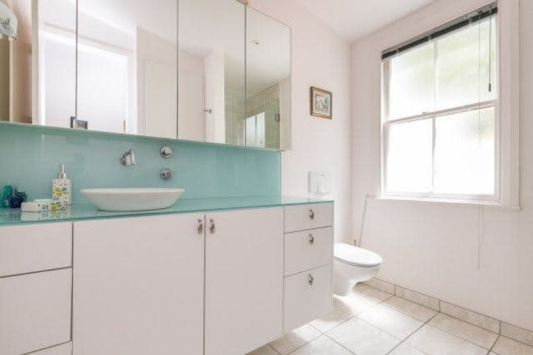 Photo of property in 22 Poplar Grove, Thorndon, Wellington, 6011