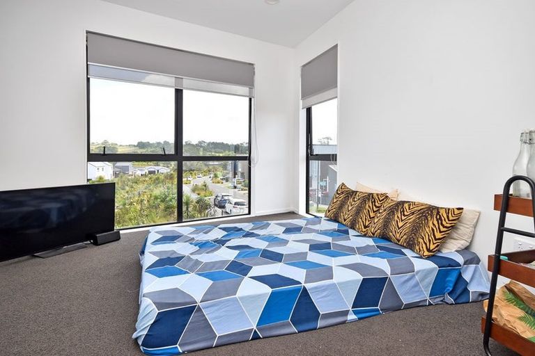 Photo of property in 120 Waekahu Road, Westgate, Auckland, 0814