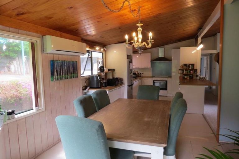 Photo of property in 15 Awanui Street, Merrilands, New Plymouth, 4312