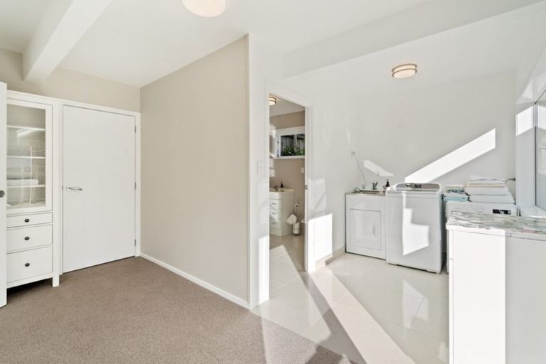 Photo of property in 20 Ocean View Road, Hatfields Beach, Orewa, 0931