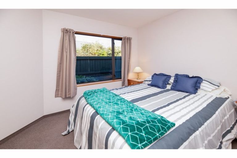 Photo of property in 22 Berkshire Drive, Avonhead, Christchurch, 8042