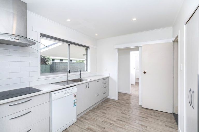 Photo of property in 5 Woodstock Crescent, Leamington, Cambridge, 3432