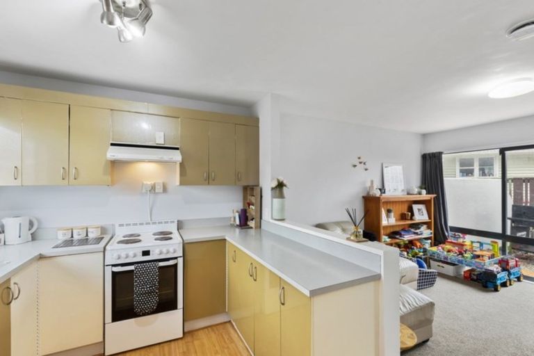 Photo of property in 15 Mcbain Grove, Avalon, Lower Hutt, 5011