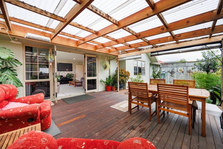 Photo of property in 27 Leander Place, Milson, Palmerston North, 4414