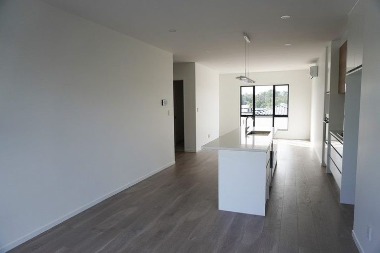 Photo of property in 28 Waihou Crescent, Albany Heights, Auckland, 0632