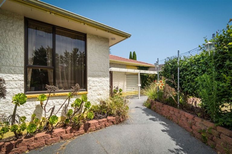 Photo of property in 121 Denise Crescent, Hornby, Christchurch, 8042