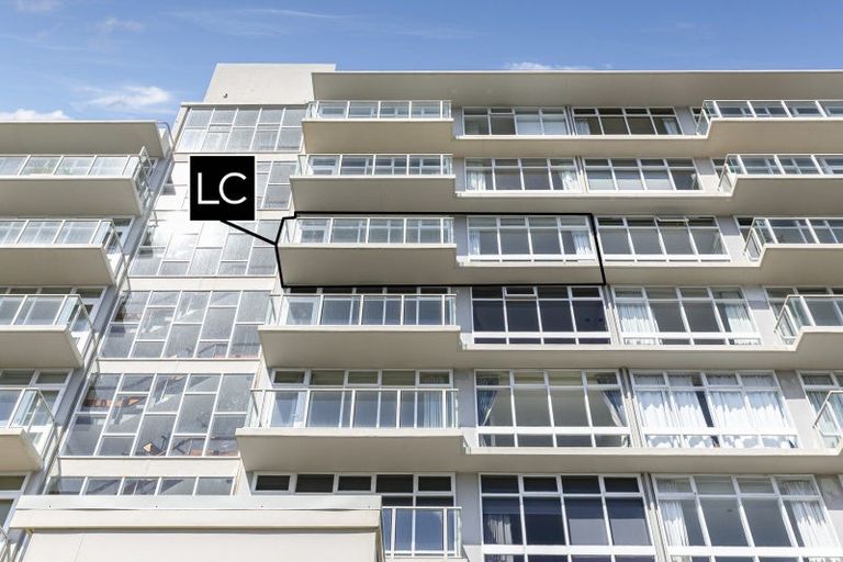 Photo of property in Gateway Apartments, 19 Maida Vale Road, Roseneath, Wellington, 6011